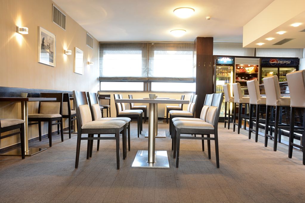 Restaurantstuhl-LAURETTA