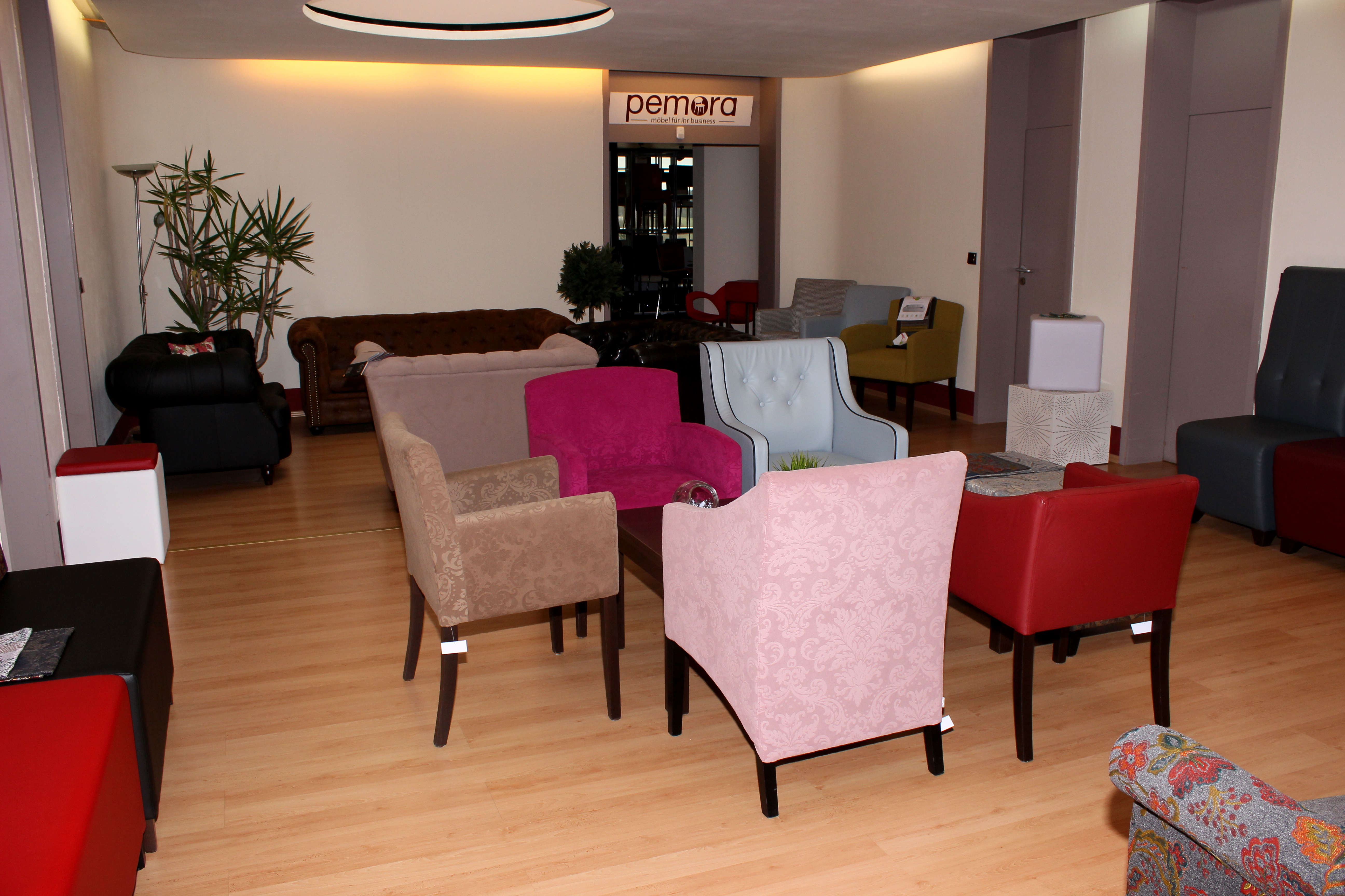 gastronomiemoebel-showroom-grub-am-forst