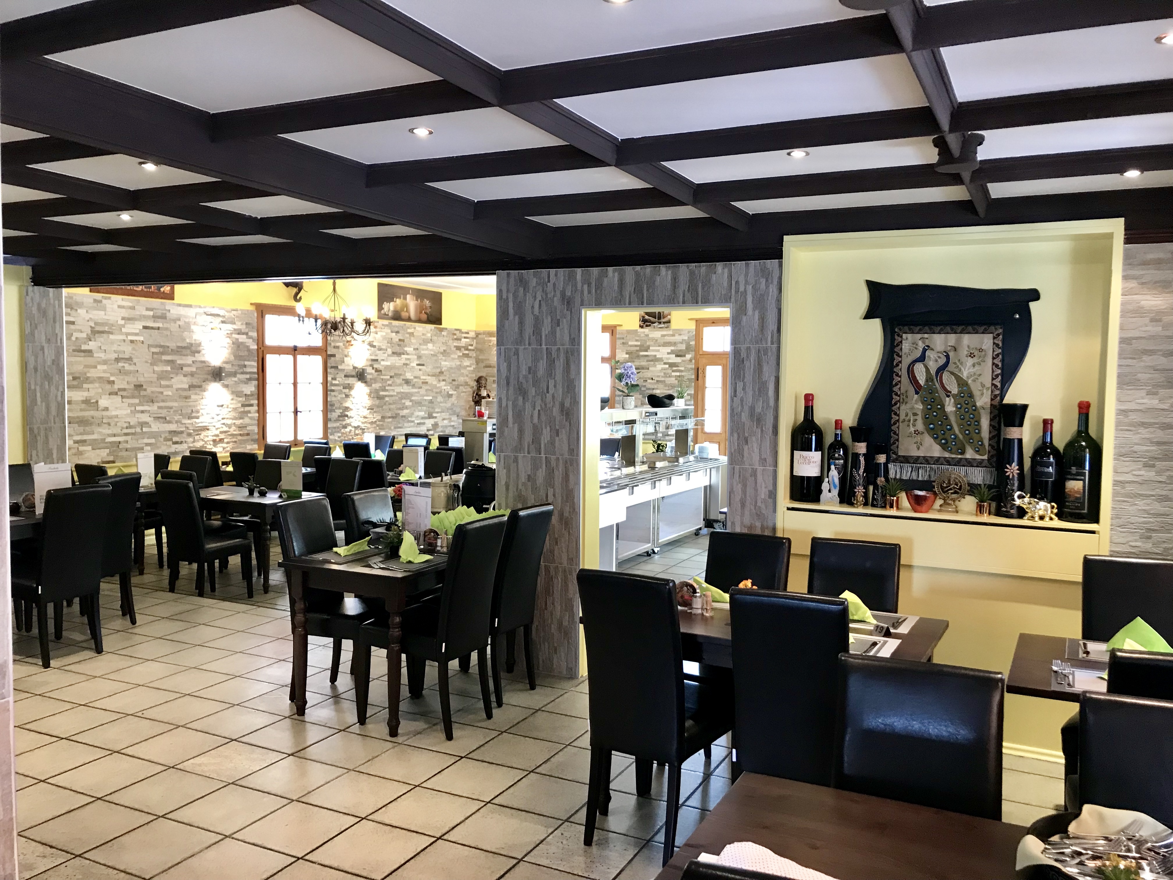 restaurantstuehle-rela-restauranttische-franca-pf-pemora